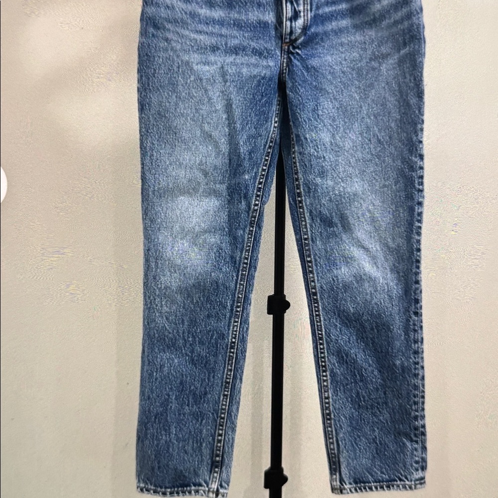 Rag & Bone Nina High Rise Ankle Cigarette Ankle Jeans
Size 25 button closure - Picture 2 of 3